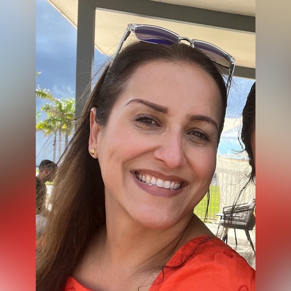 Hi Posher! Take a look at my @cmotta Closet! 💖😊 - Picture 2 of 4